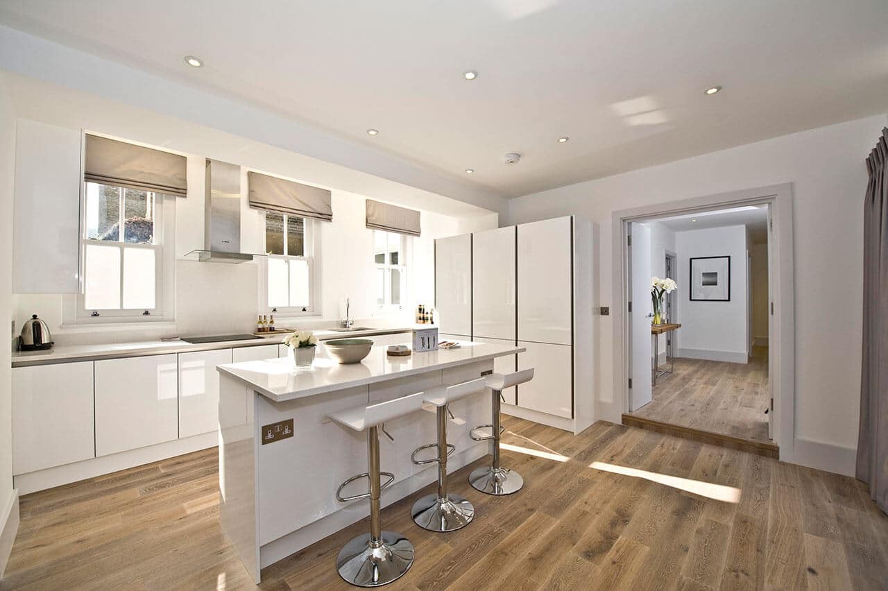 Sutherland Avenue Kitchen with Island
