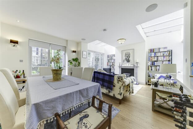Little Venice Light-filled Garden Apartment